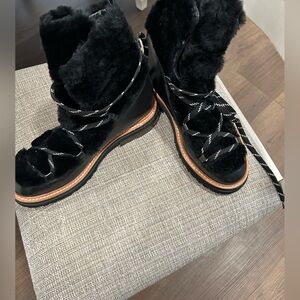 Fashionable winter boots brand never worn